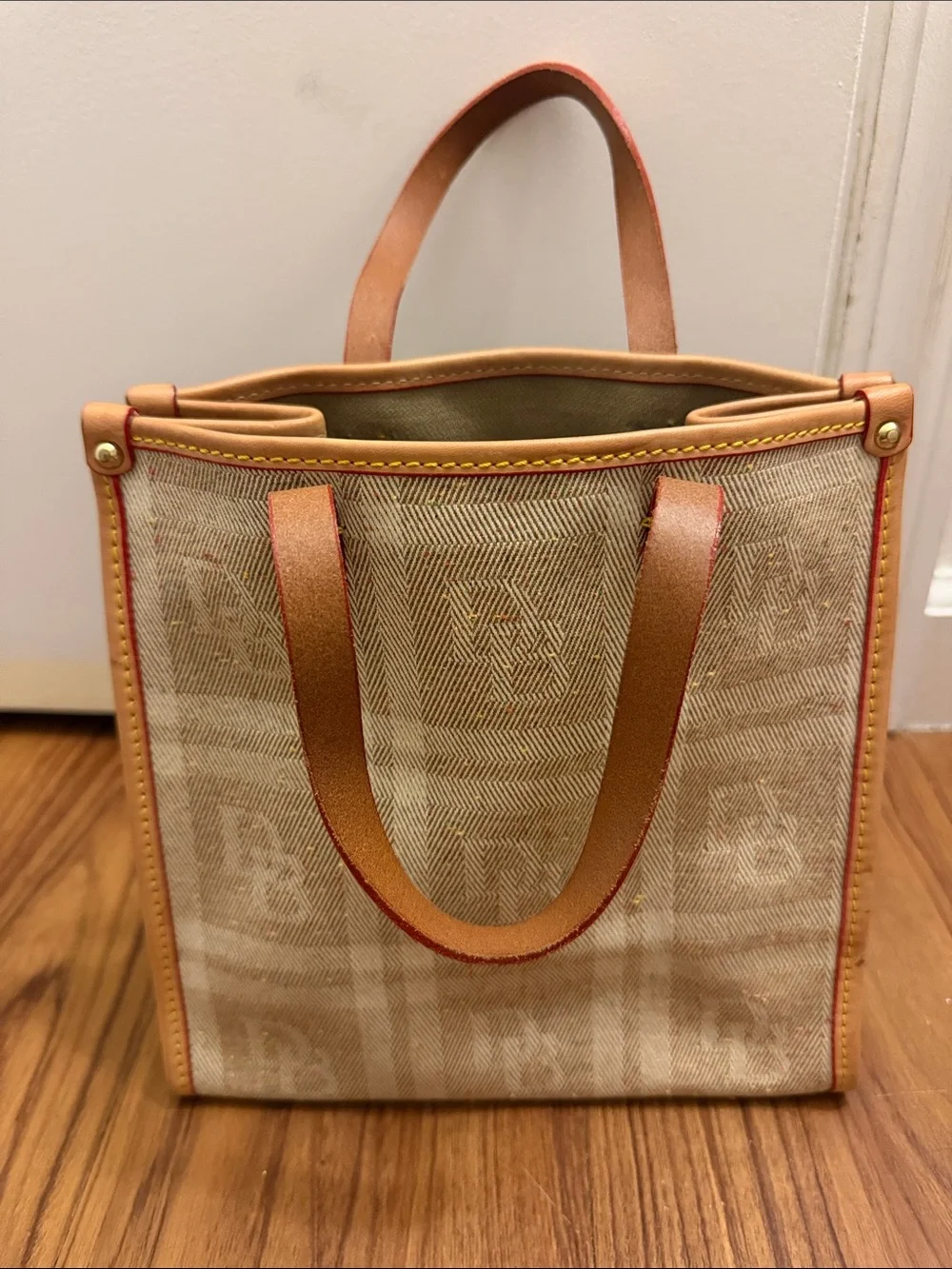 Dooney & Bourke Canvas Tote Bag in Beige and Tan